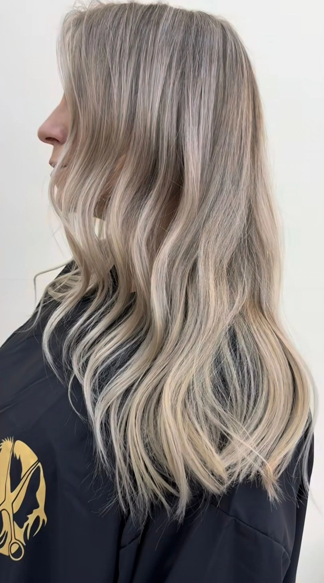 Blond Balayage Wellen — Salon Palmira Graz