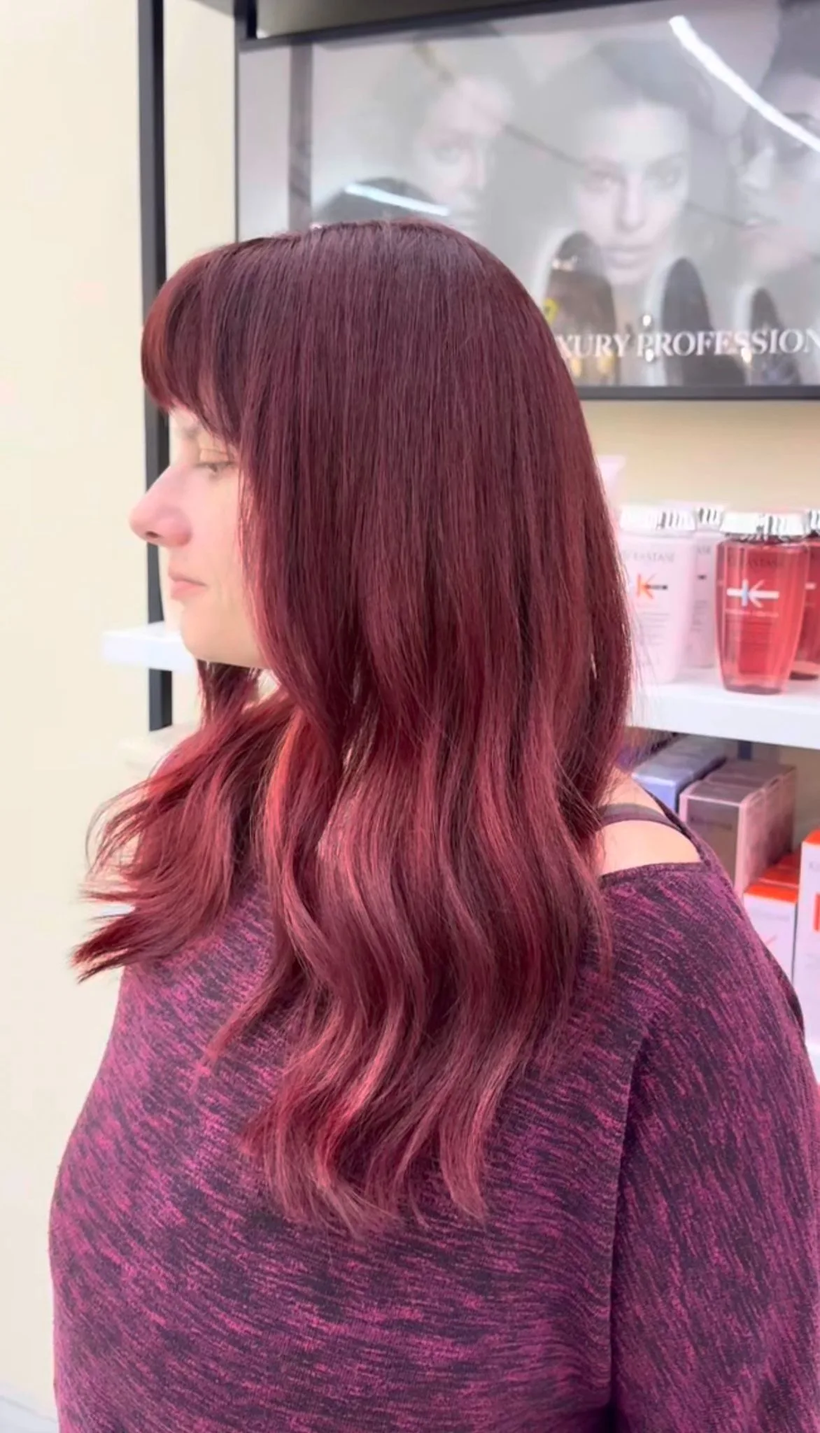 Dunkelrot Magenta Haarfarbe — Salon Palmira Graz