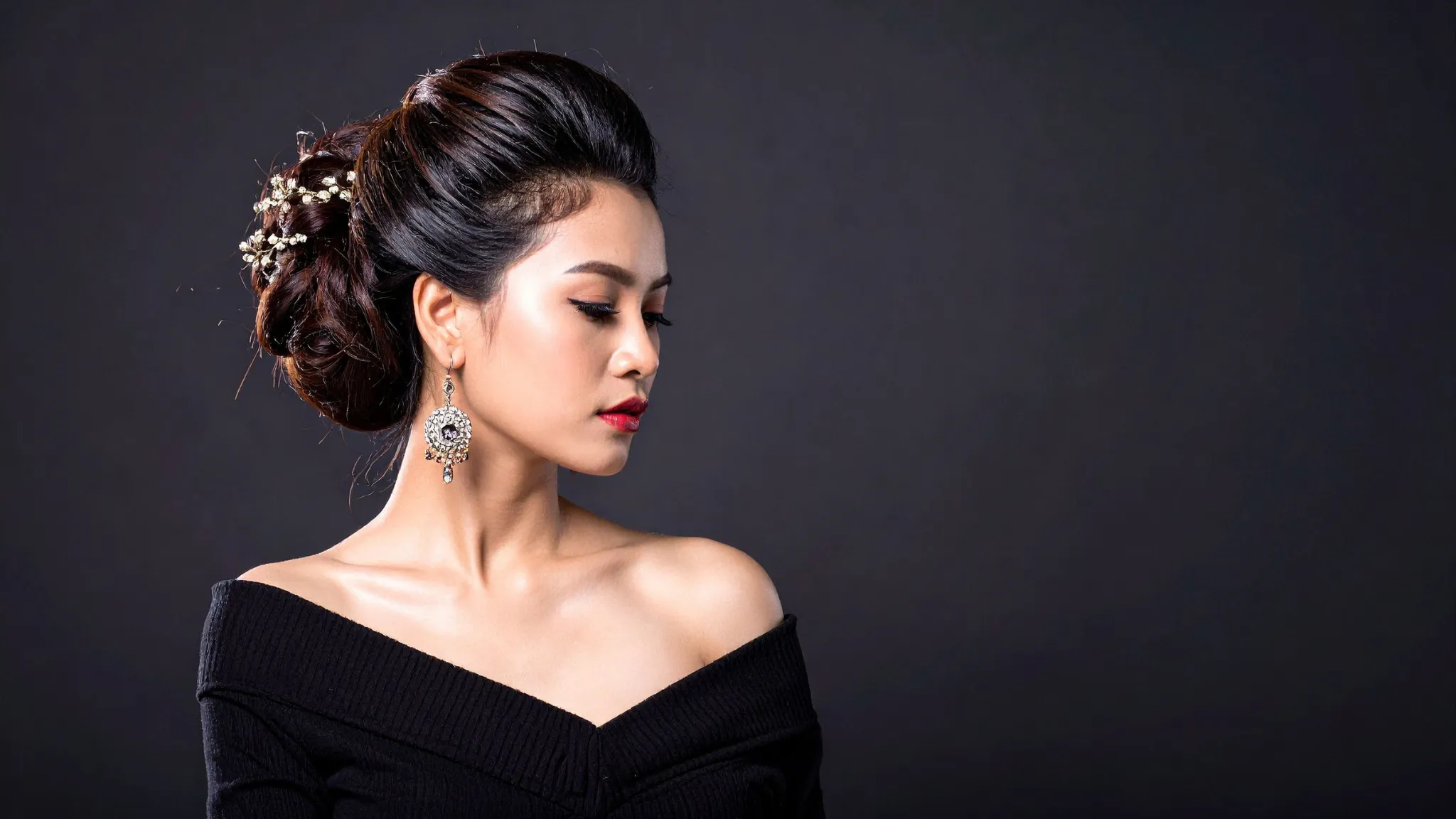 Elegante Hochsteckfrisur — Extensions Styling Salon Palmira